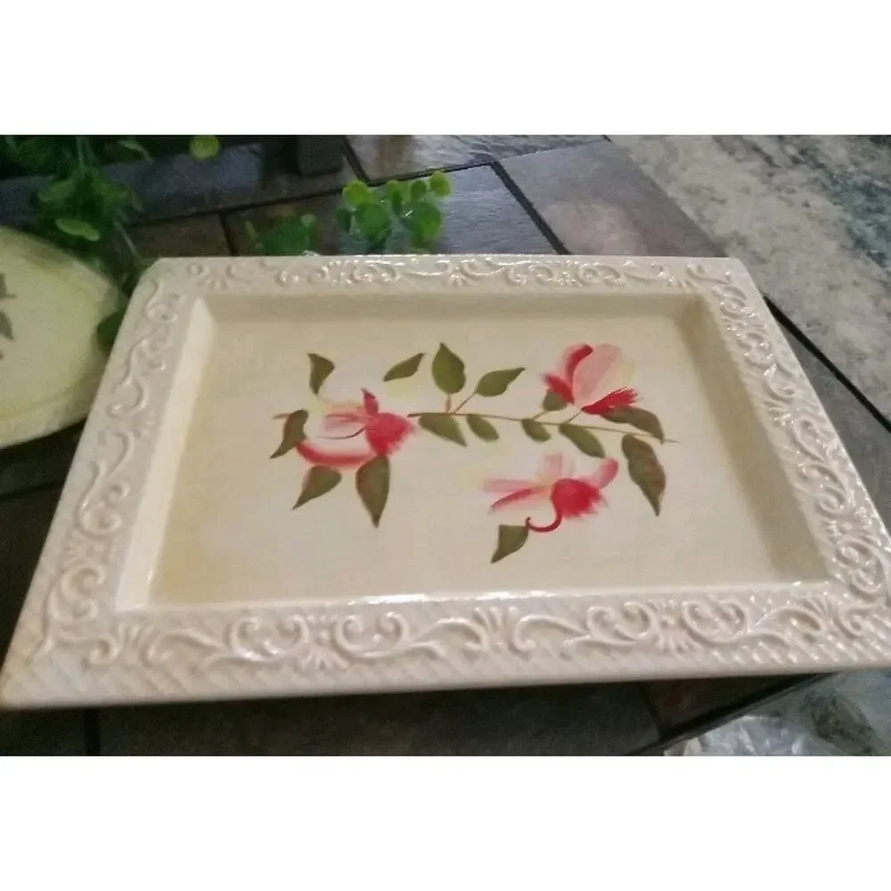Temp Tations Magnolia Pattern 4pc Set -1.5qt Bsker, Rack, Trivet & 10x14 platter